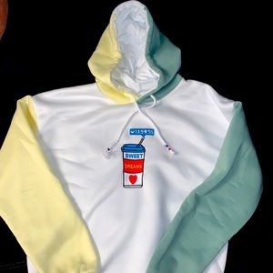 Very stylish multicolor sweatshirt!